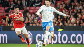 Scott McTominay contra o Benfica