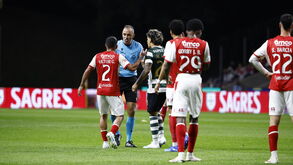 Jogadores do Sp. Braga à conversa com João Pinheiro