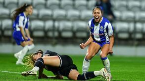 Lily Bryant a festejar um golo 