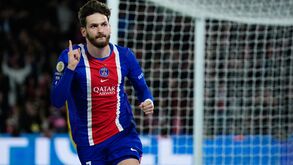Kvaratskhelia celebra golo pelo PSG frente ao Le Mans