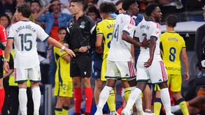 Vinícius foi expulso contra o Villarreal
