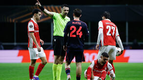 Igor Pajac a arbitrar o  jogo do Sp. Braga com o Nottingham Forest 