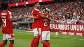 Jogadores do Benfica festejam frente ao V. Guimarães