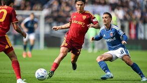 Paulo Dybala ao serviço da Roma diante do Como