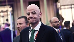 Nova polémica na FIFA: Infantino terá recebido milhões que não foram declarados e que ajudaram a ostentar vida de luxo