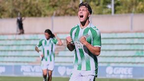 Rafa Oya festeja golo do Betis frente ao FC Porto na Youth League