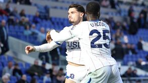Pedro Neto bisou na vitória frente ao Everton