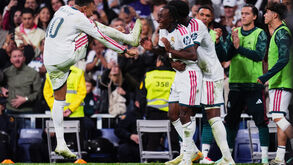 Mbappé celebra com Diomande