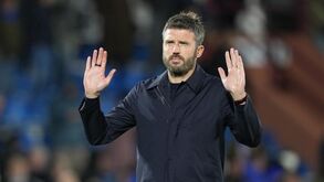 Carrick sem garantias sobre a braçadeira de Bruno Fernandes: «Farei sempre o que for melhor para o clube»