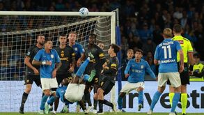 Nápoles e Roma empataram em jogo de loucos