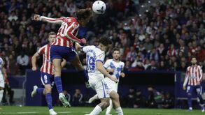 Atlético Madrid derrota o Deportivo