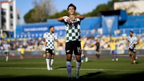 Tiago Andrade marcou no Estoril e saiu por queixas musculares