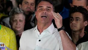 Autoridades brasileiras investigam alegada fuga de Flávio Bolsonaro para os Estados Unidos