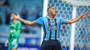 Avançado pode mudar de clube