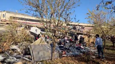 Vídeo mostra destroços dos dois comboios de alta velocidade que colidiram em Espanha 