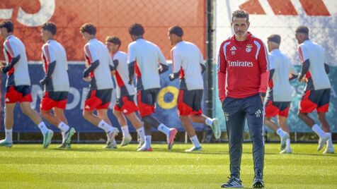 Marco Silva orienta treino no Benfica Campus
