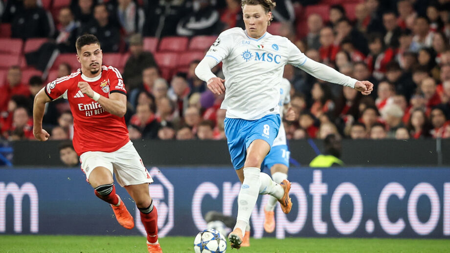 Scott McTominay contra o Benfica