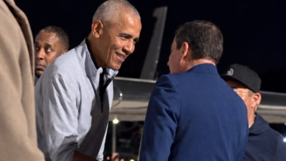 Barack Obama recebido por Nuno Piteira Lopes em Cascais