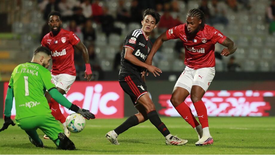 Santa Clara somou a quinta vitória na Liga