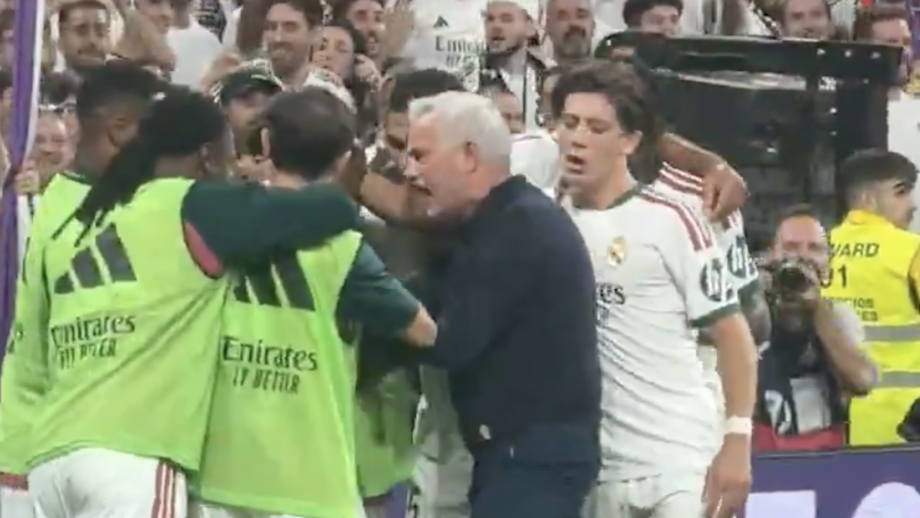 Treinador do Real Madrid fez questão de celebrar junto dos jogadores