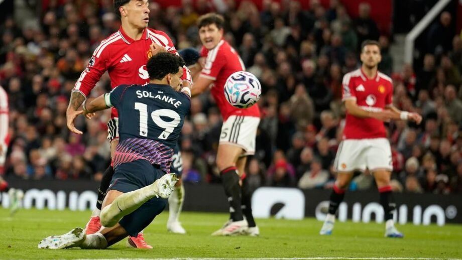 Manchester United cedeu empate contra o Tottenham