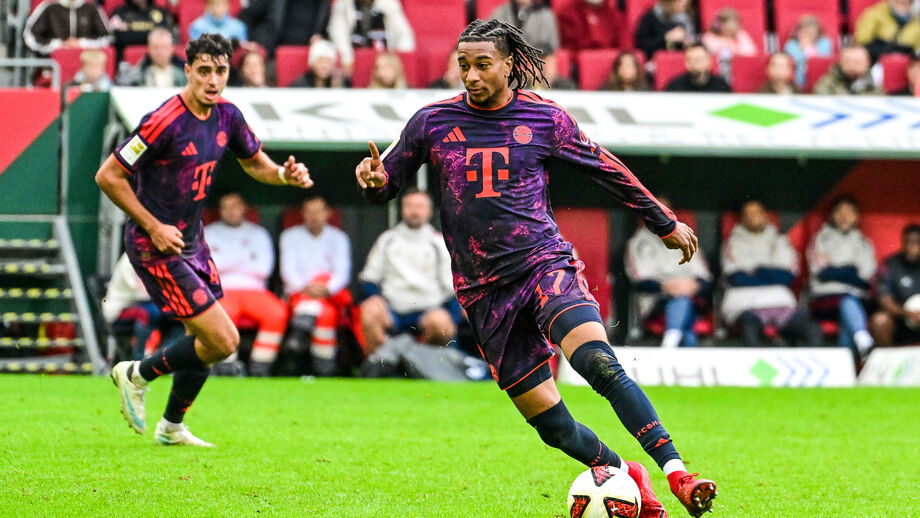 Michael Olise em ação pelo Bayern