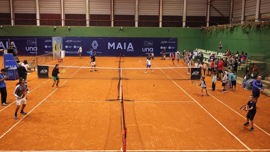 Clínica de jogadores e crianças no Maia Open