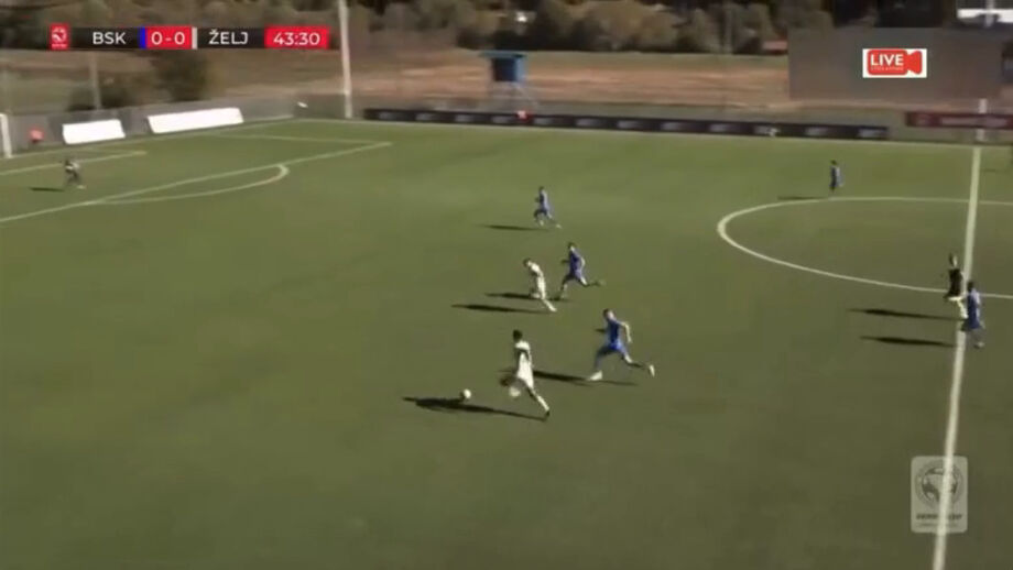 Avançado do Zeljeznicar marcou na sequência de um pontapé de canto... adversário