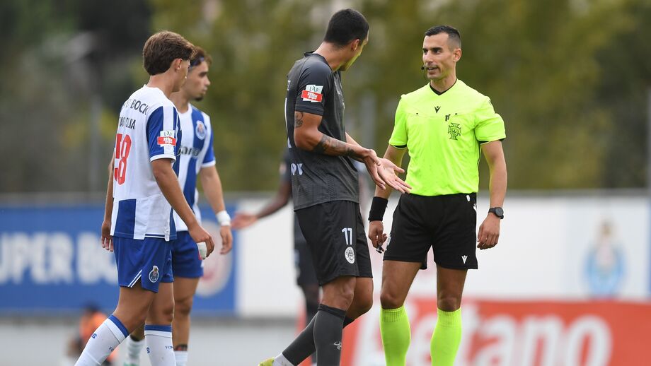 FC Porto pede áudio dos árbitros do jogo com a U. Leiria