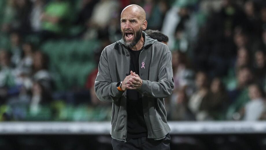 Mitchell van der Gaag em ação em Alvalade