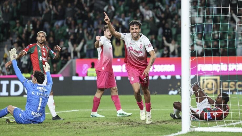 Pedro Lima estreou-se a marcar com uma valente cabeçada   