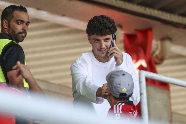Manu também esteve no Seixal a assistir ao Benfica B-Felgueiras